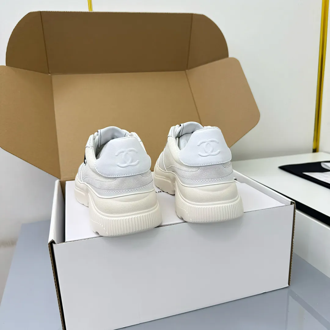 👟👟Ex-factory price 620👟👟 Chanel bread shoes ~ original calfskin panda shoes Chanel 25C latest hot style panda black and white sports shoes casual sneakers Xiaoxiang hot item classic black and white panda color coco girls must pay Fabric: original custom mixed sheepskin lining: original imported breathable mesh lining outsole: Original molded rubber + TPU combination Size: Women's 35-41